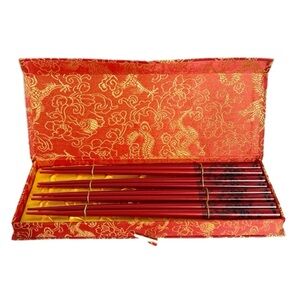 Unbranded Set of Four Lightweight Scenery Chopsticks in Asian Designed Case ❤️💛